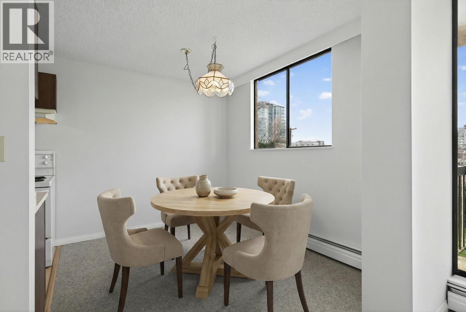 203 145 ST. GEORGES AVENUE - Photo 4 of 32, North Vancouver, British Columbia