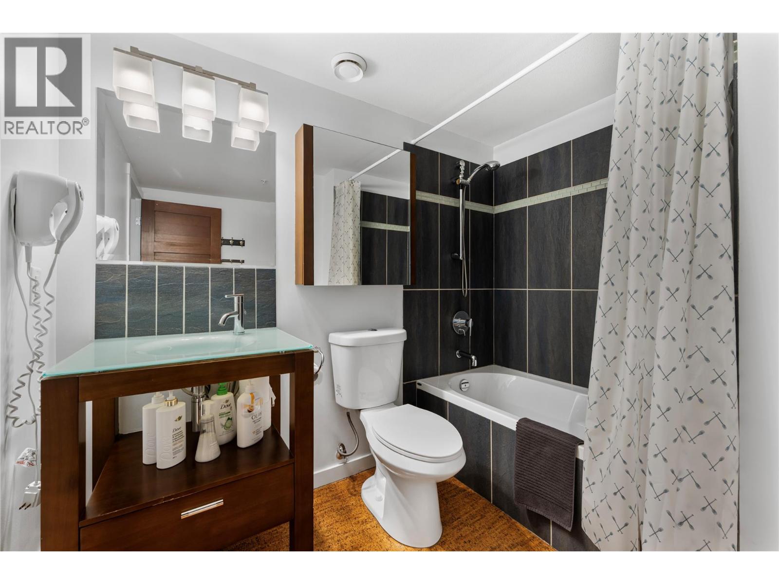 101 5030 Snowbird Way, Big White