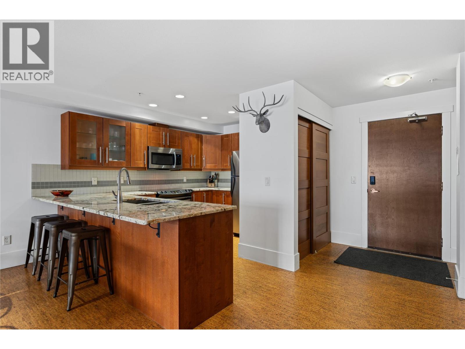 101 5030 Snowbird Way, Big White