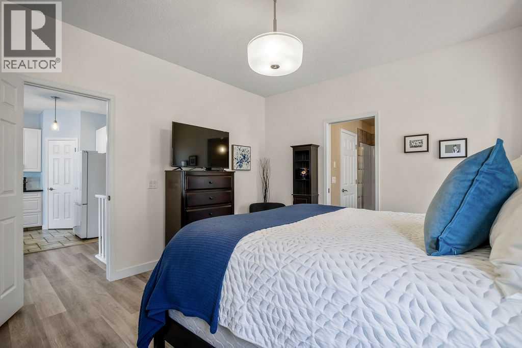 Single Family House Bungalow for Sale in  Prominence View SW Patterson Calgary 