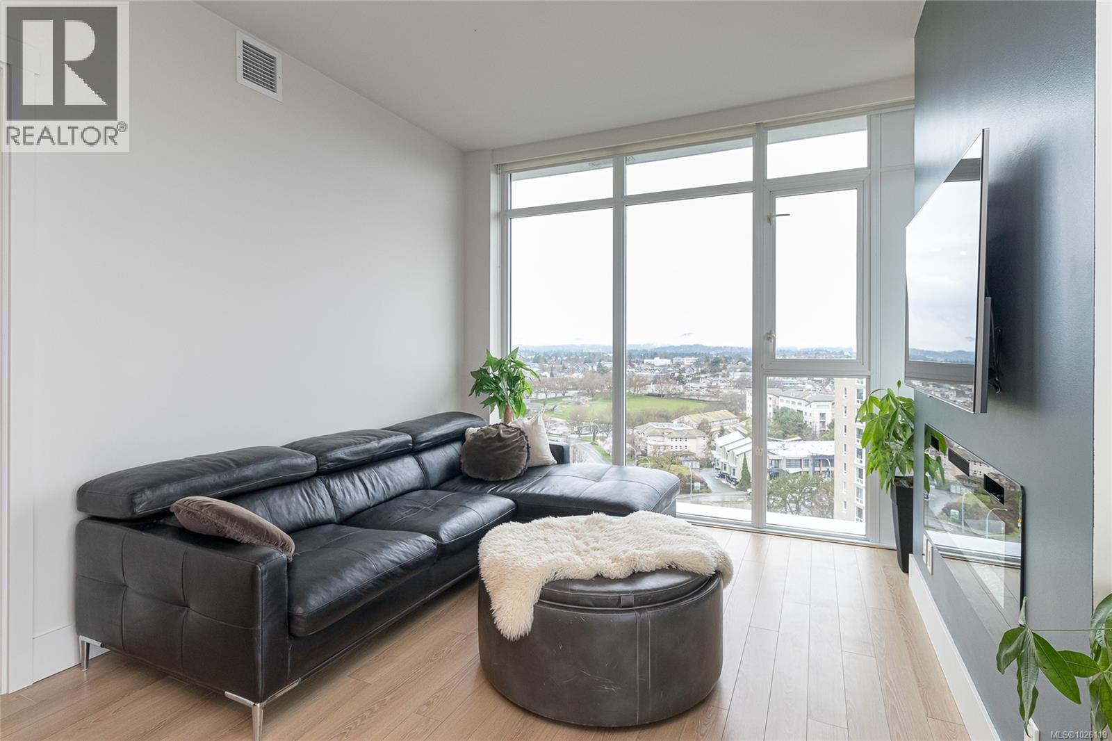 1206 83 Saghalie Road, Victoria