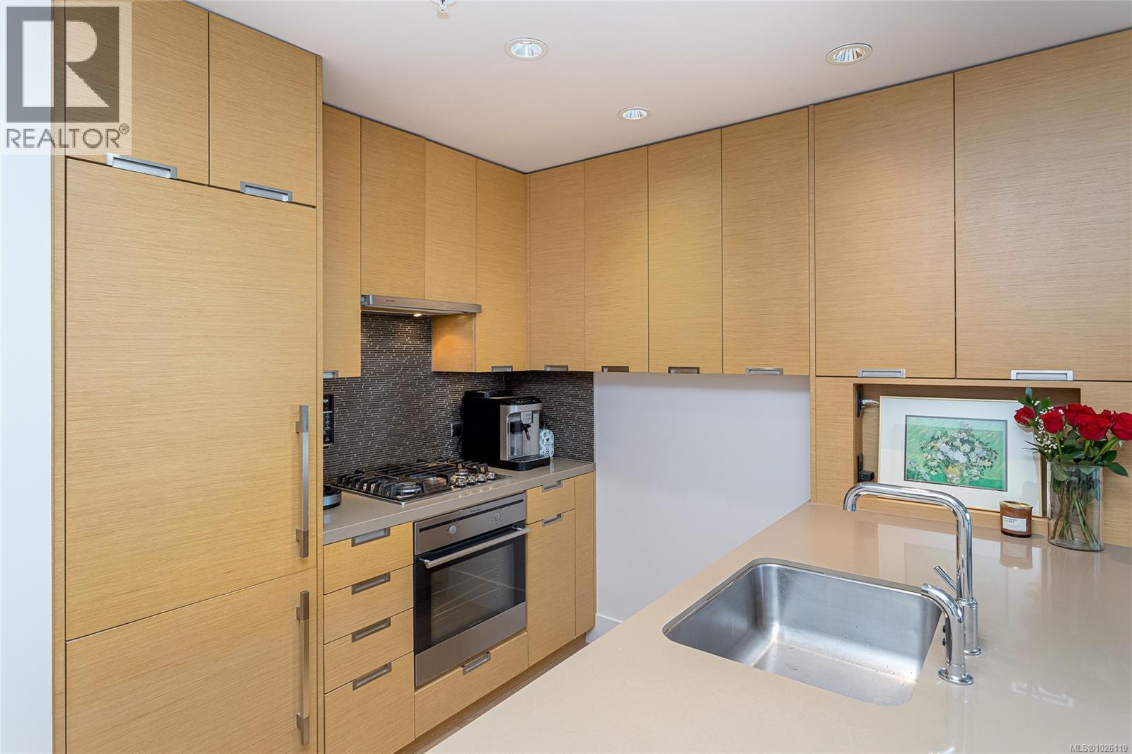 1206 83 Saghalie Road, Victoria