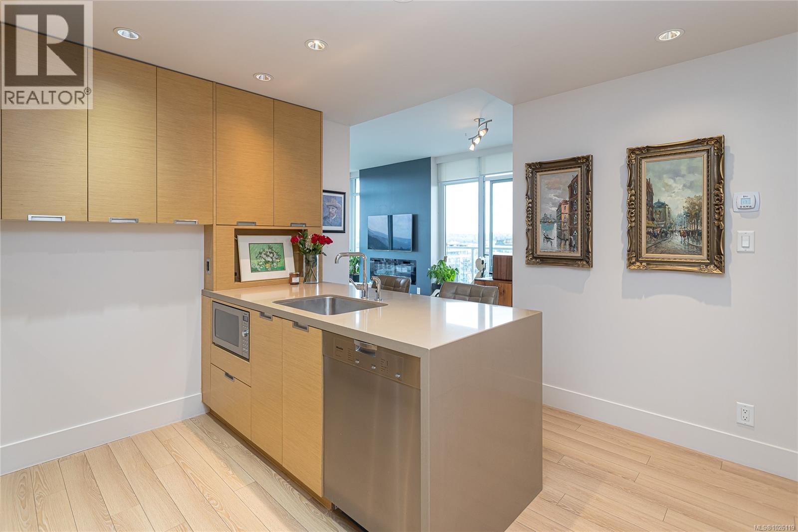 1206 83 Saghalie Road, Victoria