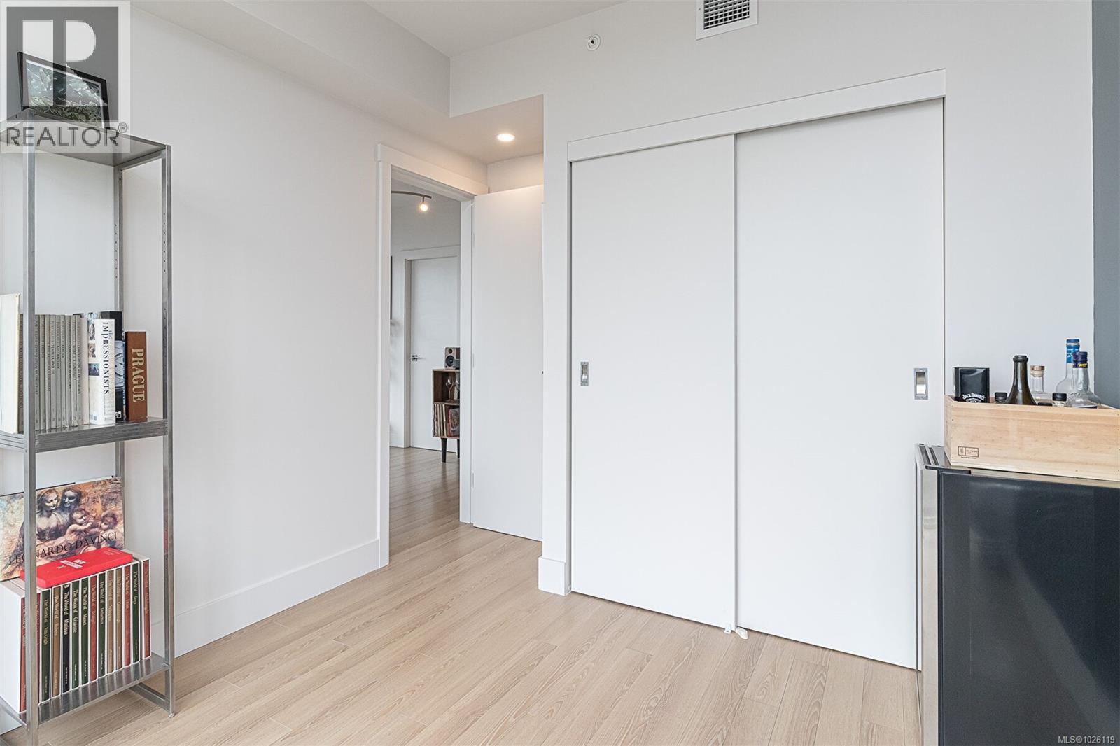 1206 83 Saghalie Road, Victoria