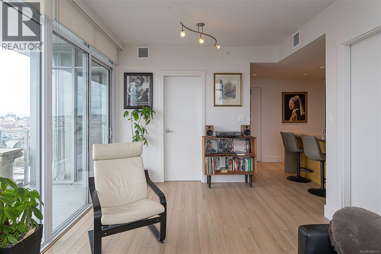 1206 83 Saghalie Road, Victoria