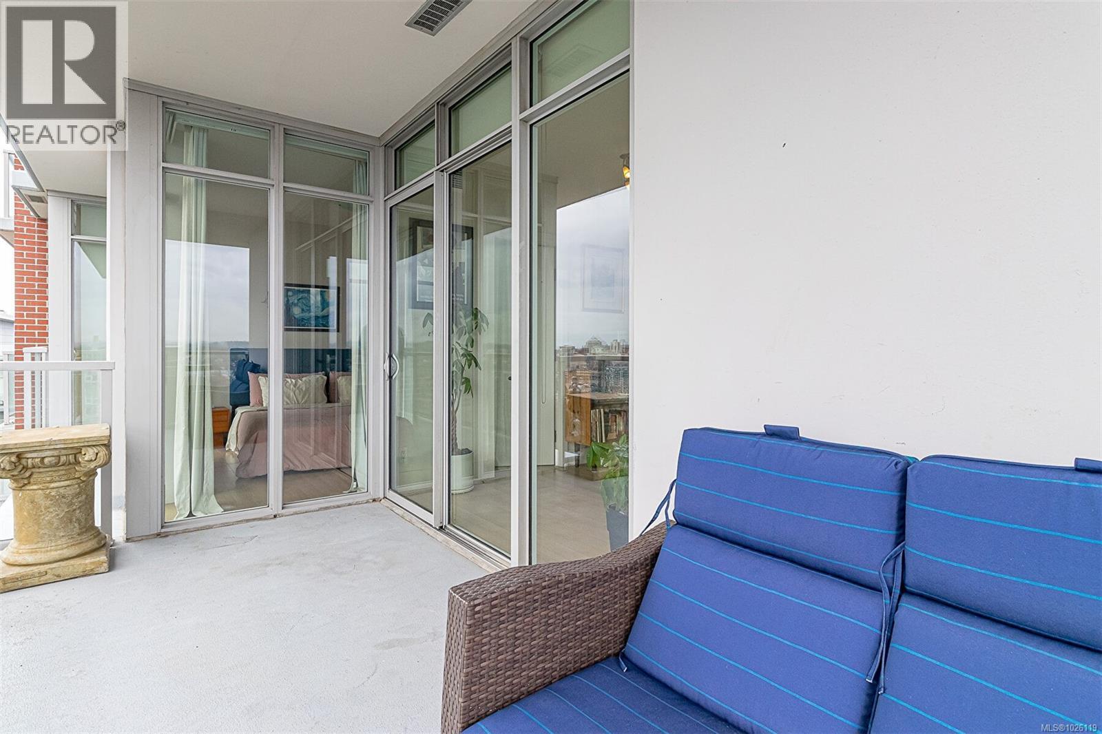 1206 83 Saghalie Road, Victoria