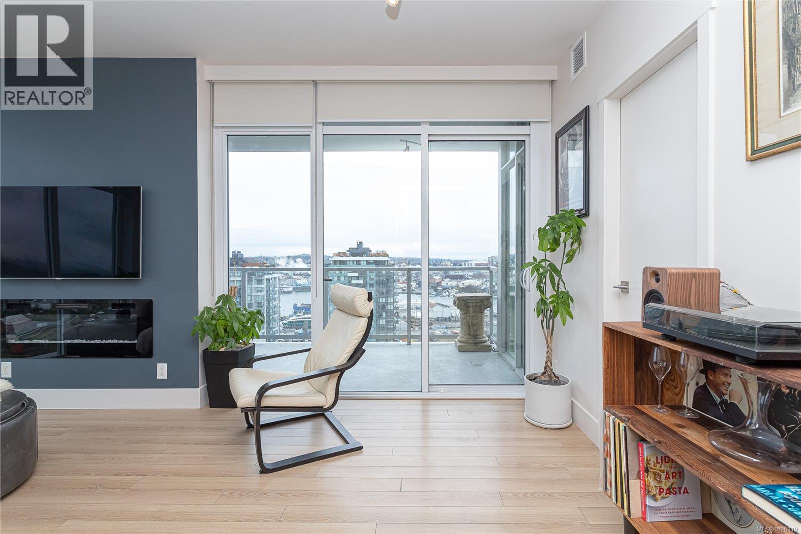 1206 83 Saghalie Road, Victoria