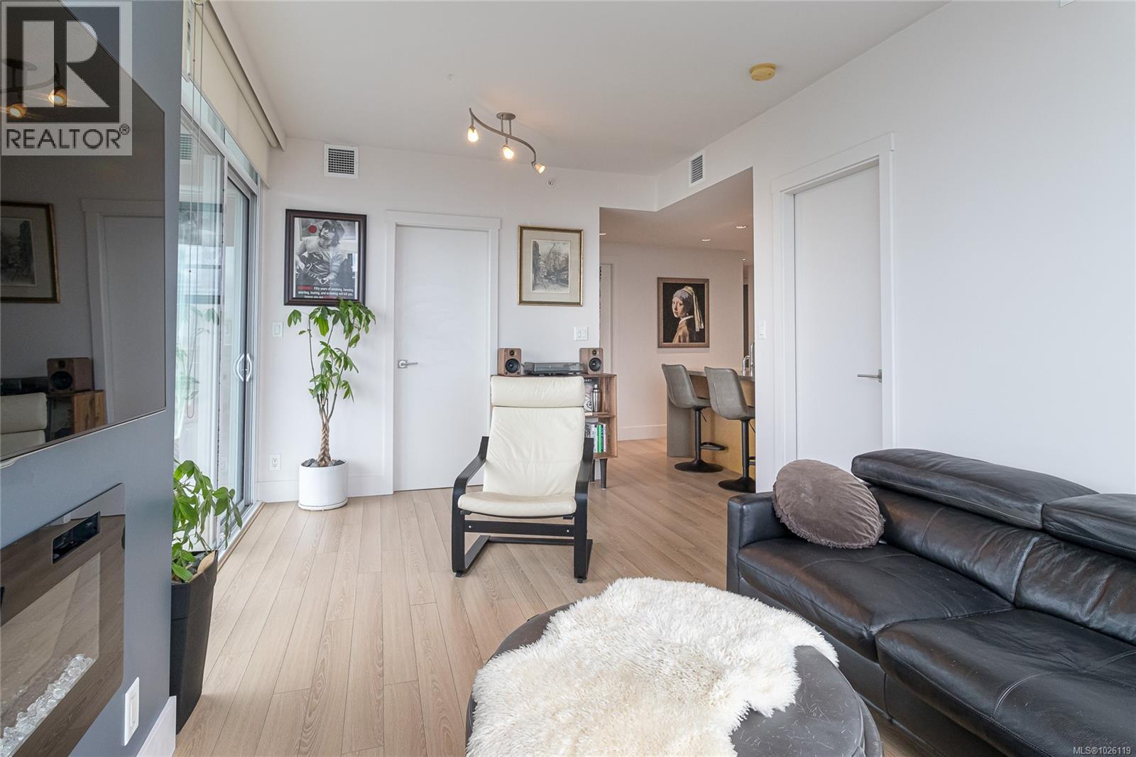 1206 83 Saghalie Road, Victoria