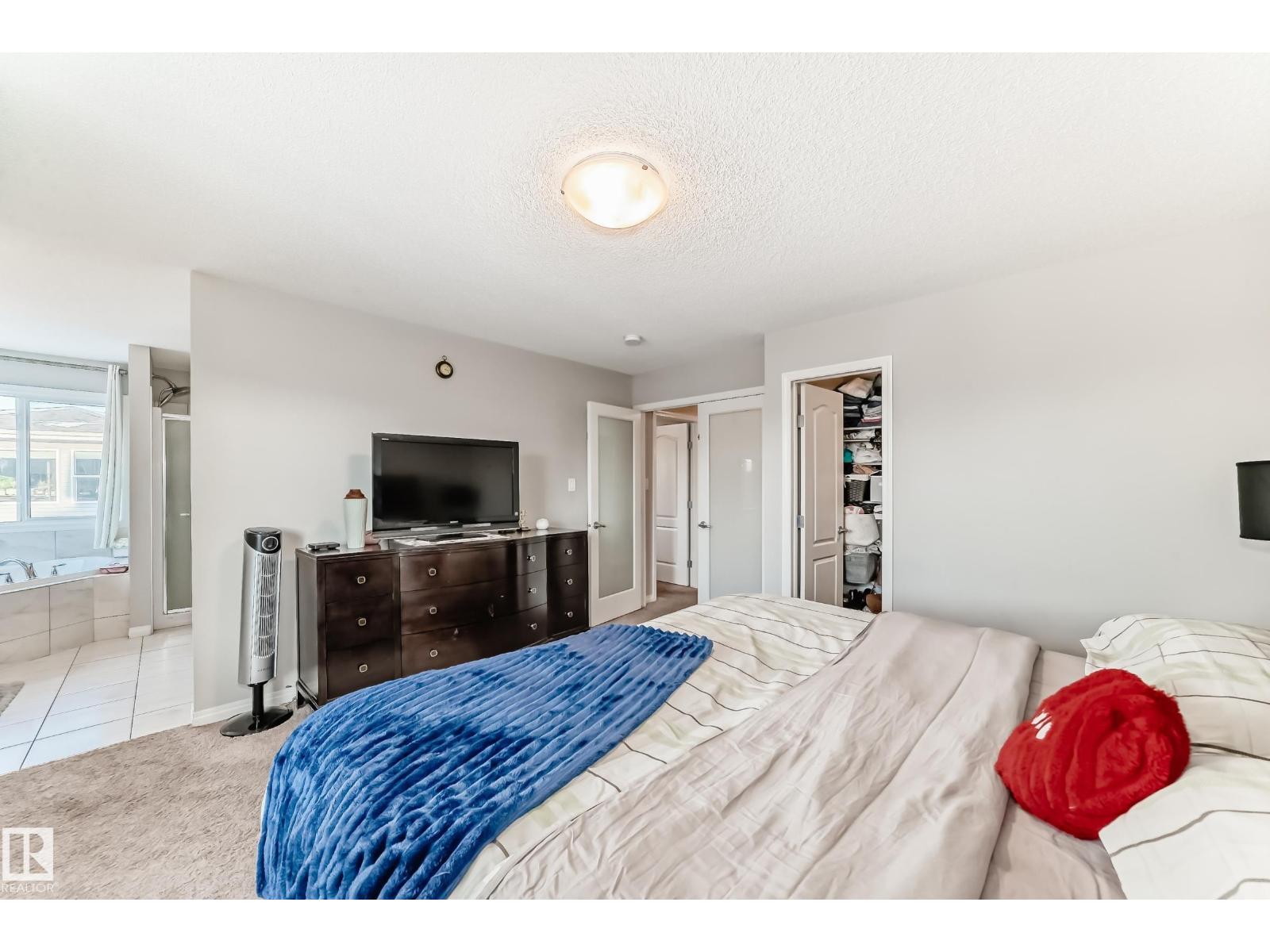 1704 158 ST SW, Edmonton