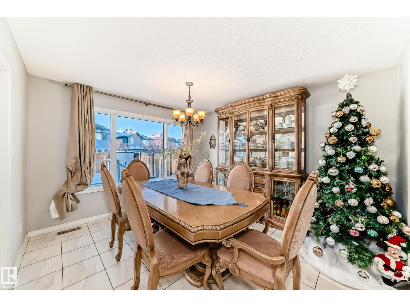 1704 158 ST SW, Edmonton