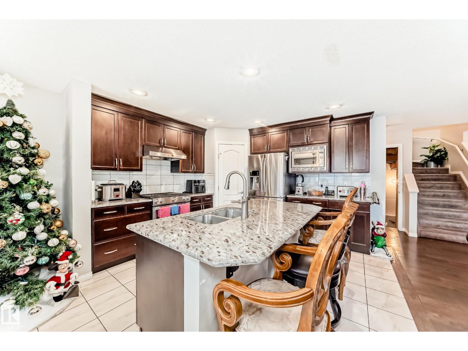 1704 158 ST SW, Edmonton