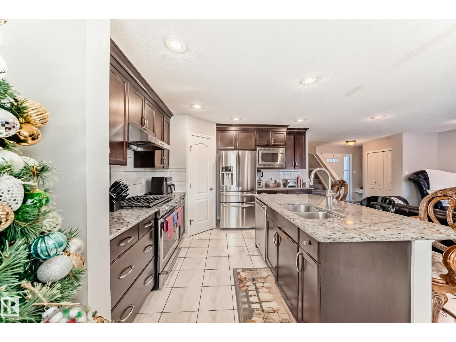 1704 158 ST SW, Edmonton