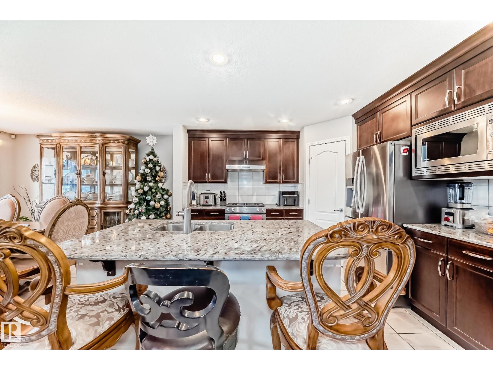 1704 158 ST SW, Edmonton