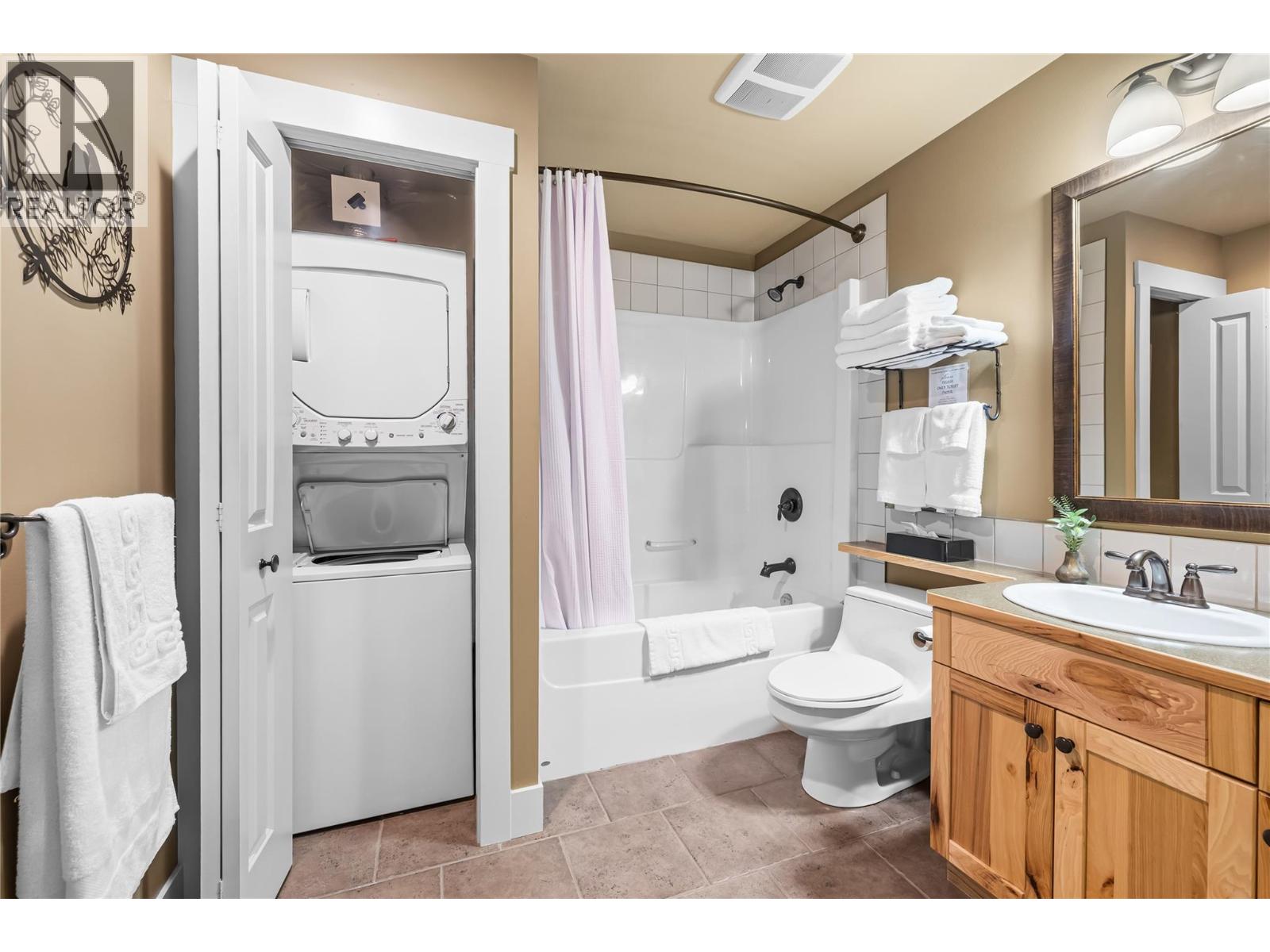 16310 Woolgar Road Unit# 221, Crawford Bay