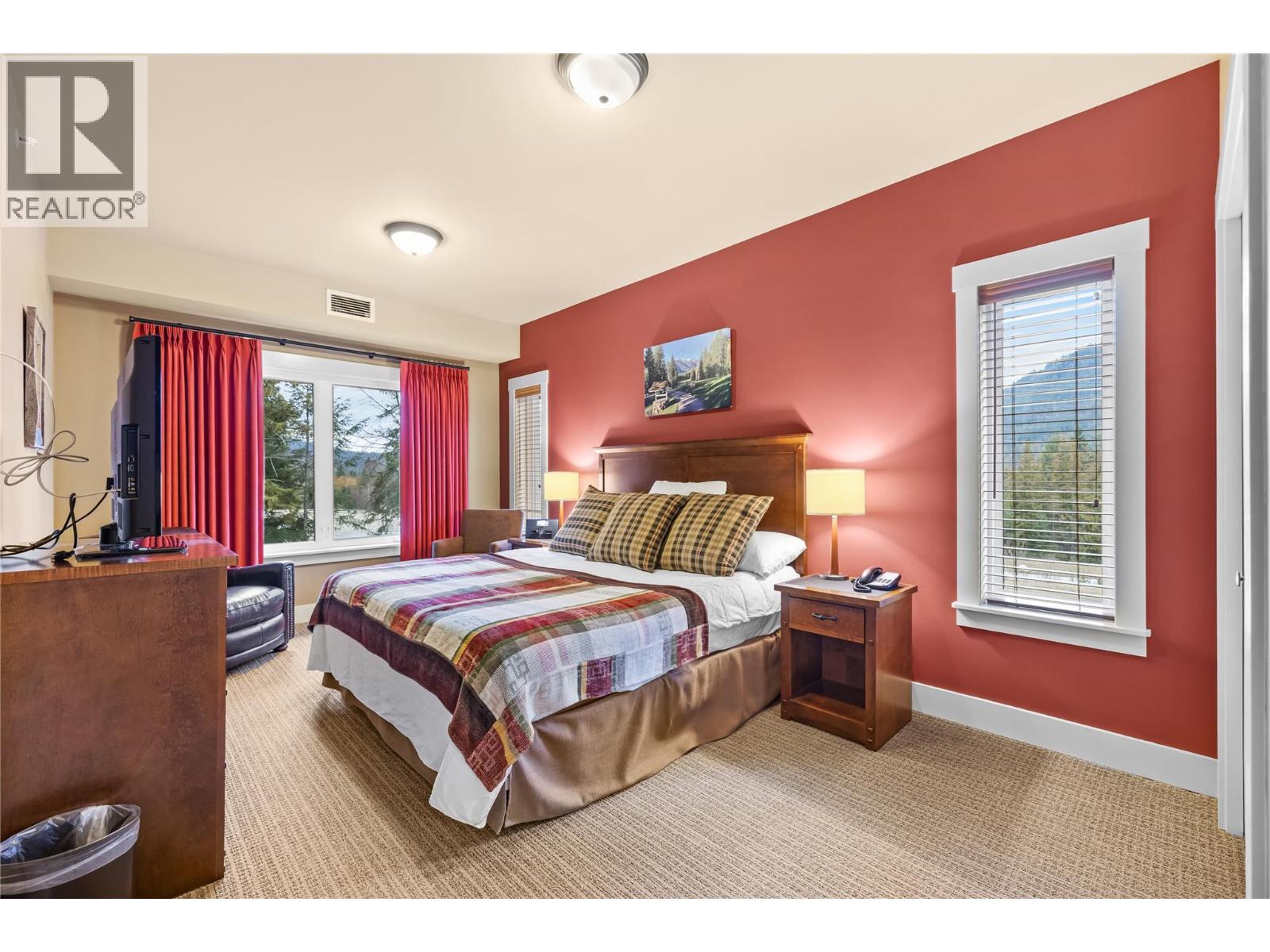 16310 Woolgar Road Unit# 221, Crawford Bay