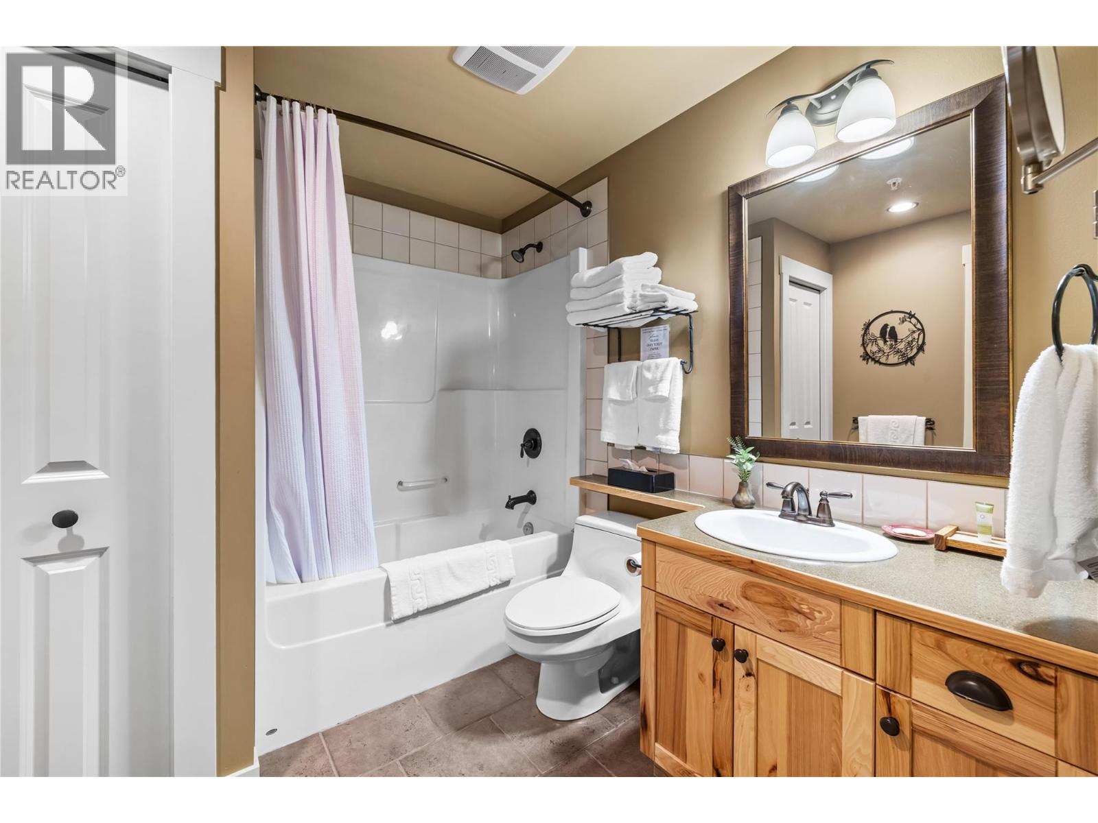 16310 Woolgar Road Unit# 221, Crawford Bay