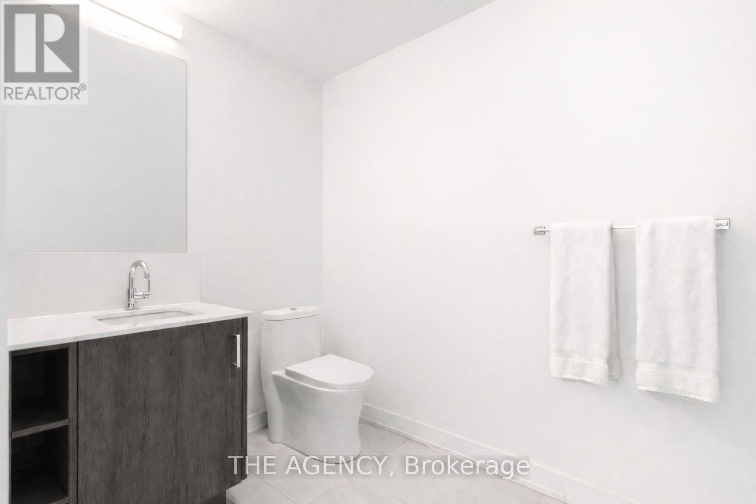 #327 681 YONGE STREET - 14