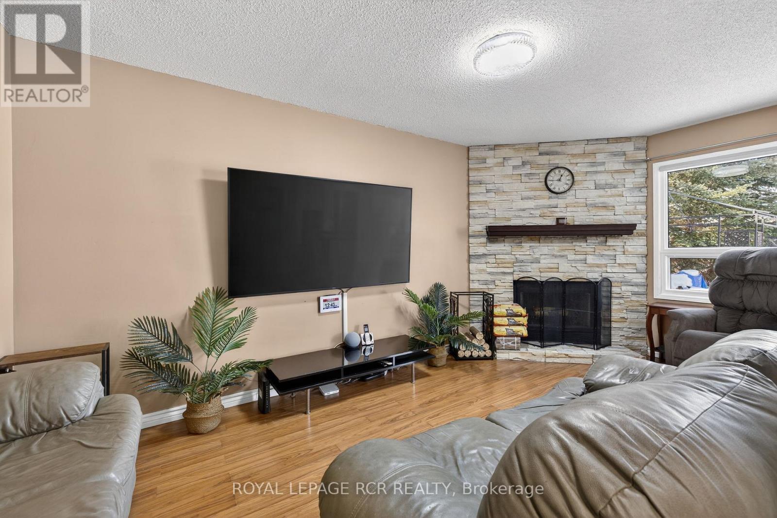 21 WEBSTER WAY - Photo 5 of 50, Halton Hills (Georgetown), Ontario