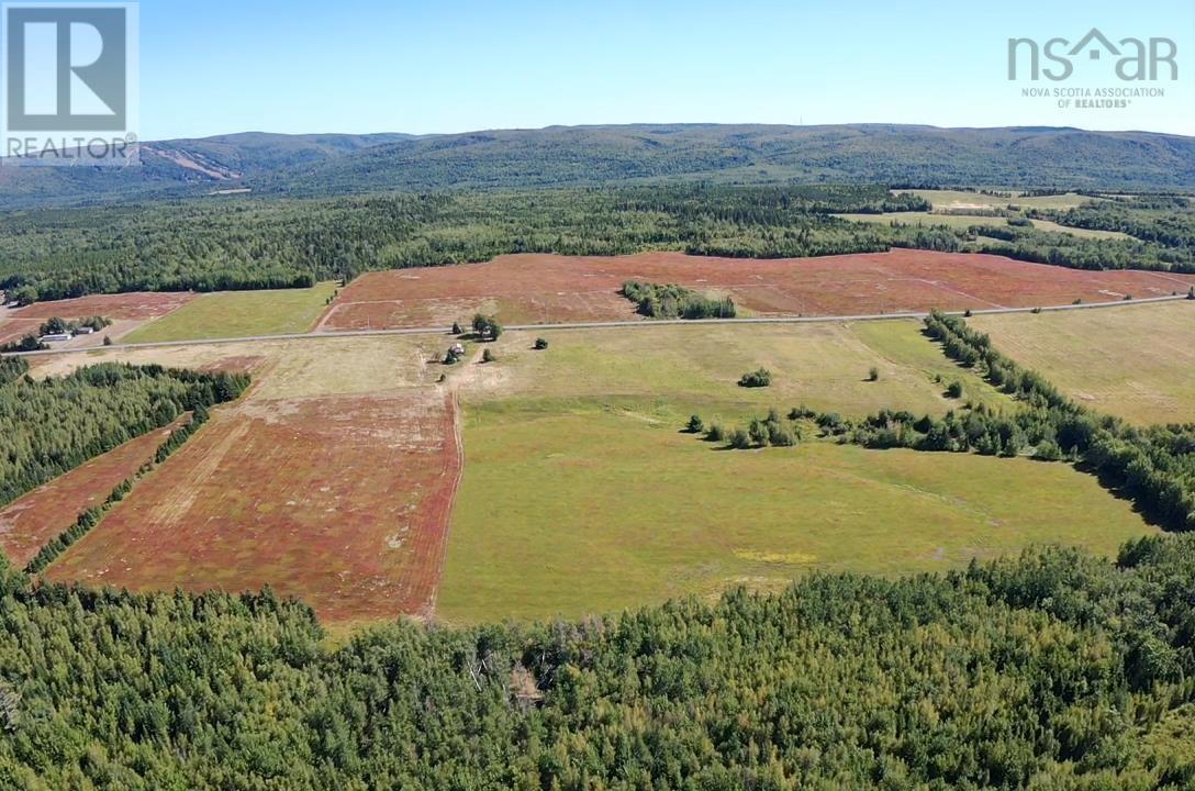 Property 24 of 35 of 5715 Wentworth Collingwood Road