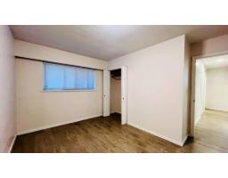 9716 156 Street, Surrey, BC V3R0X9 Photo 9