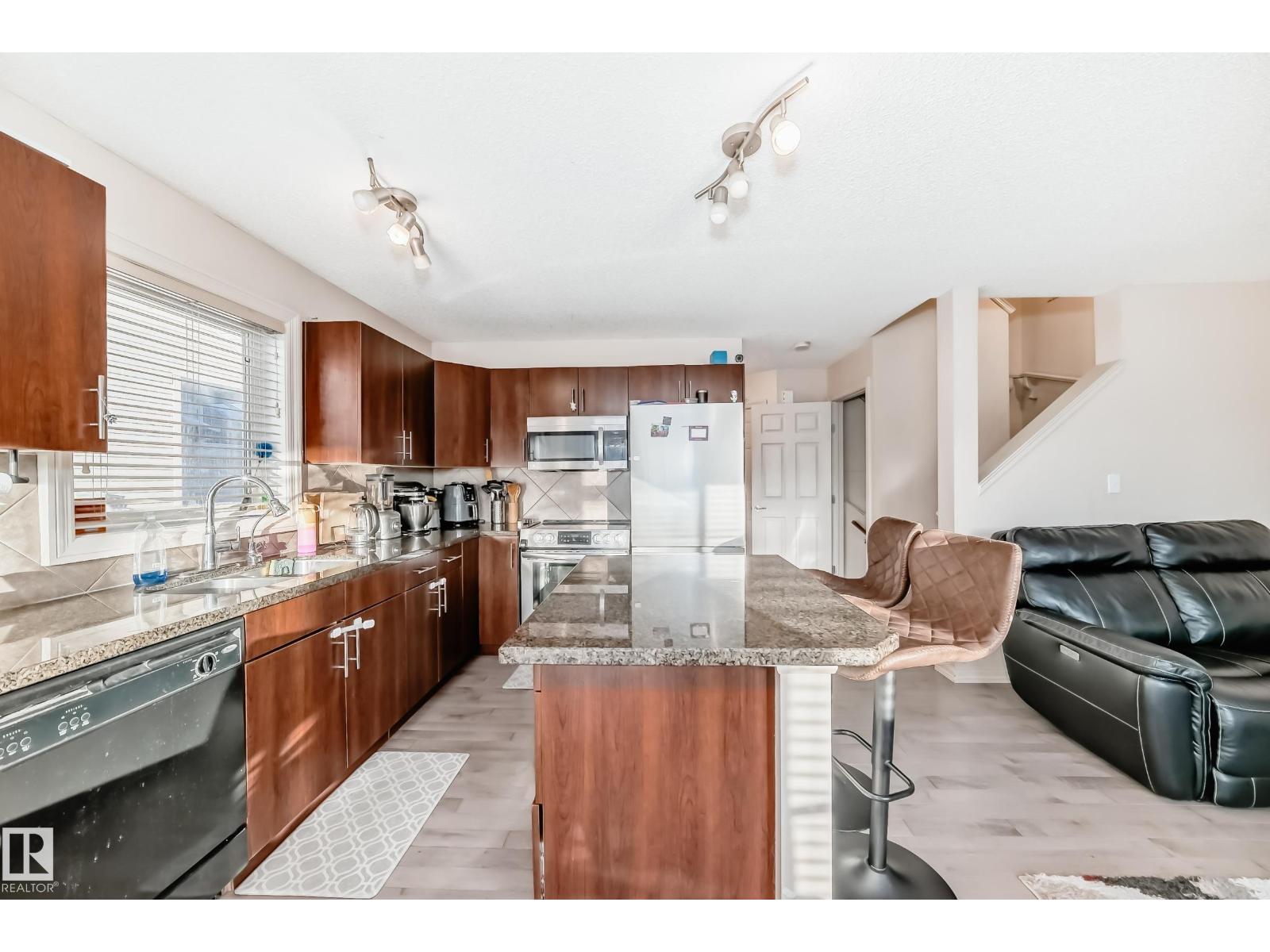 1285 CUNNINGHAM DR SW, Edmonton