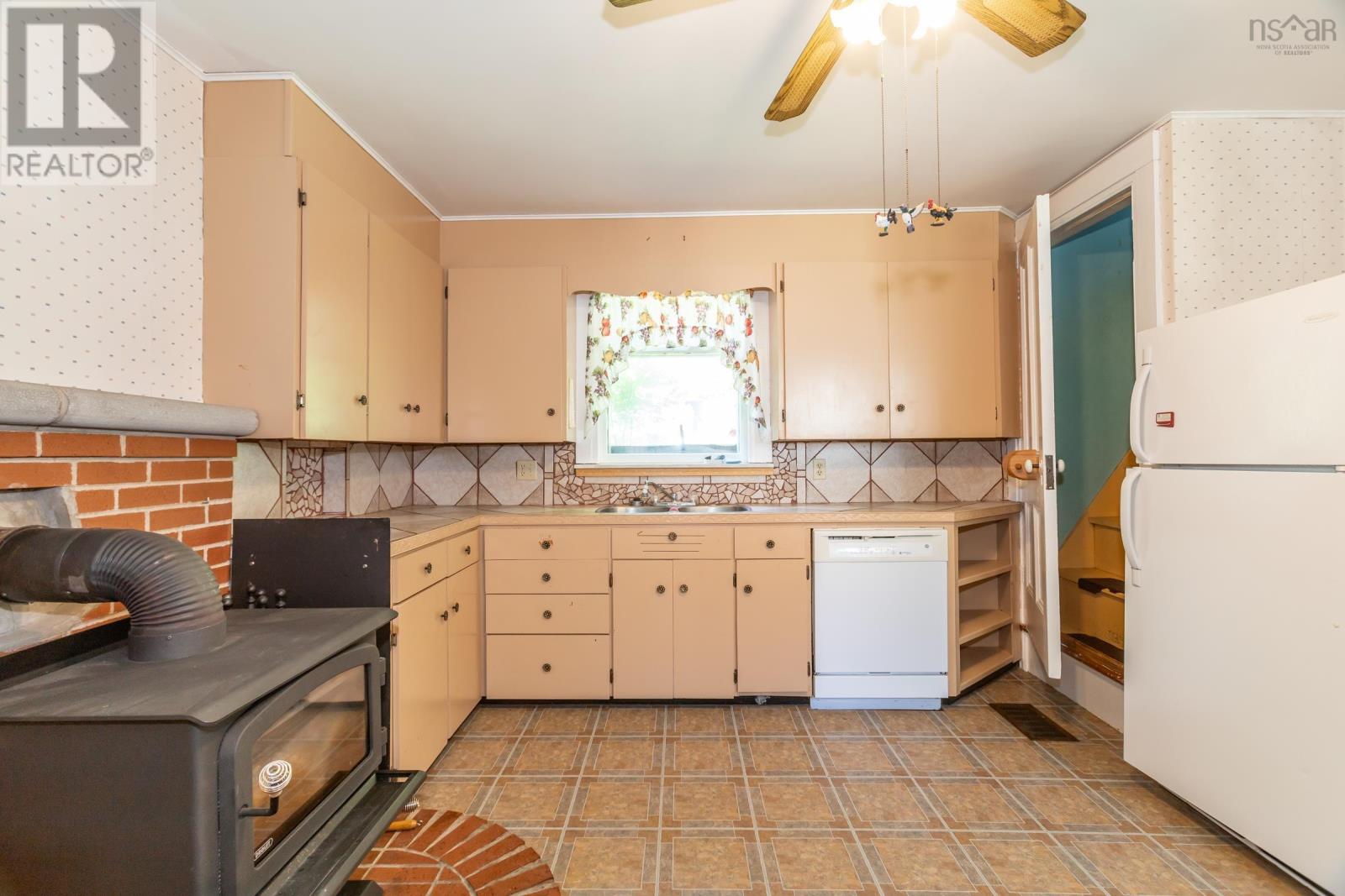 Property 17 of 48 of 1851 Highway 201