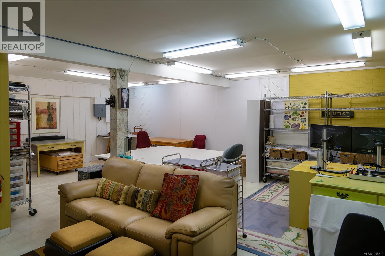 1215 Braithwaite Dr, Cobble Hill