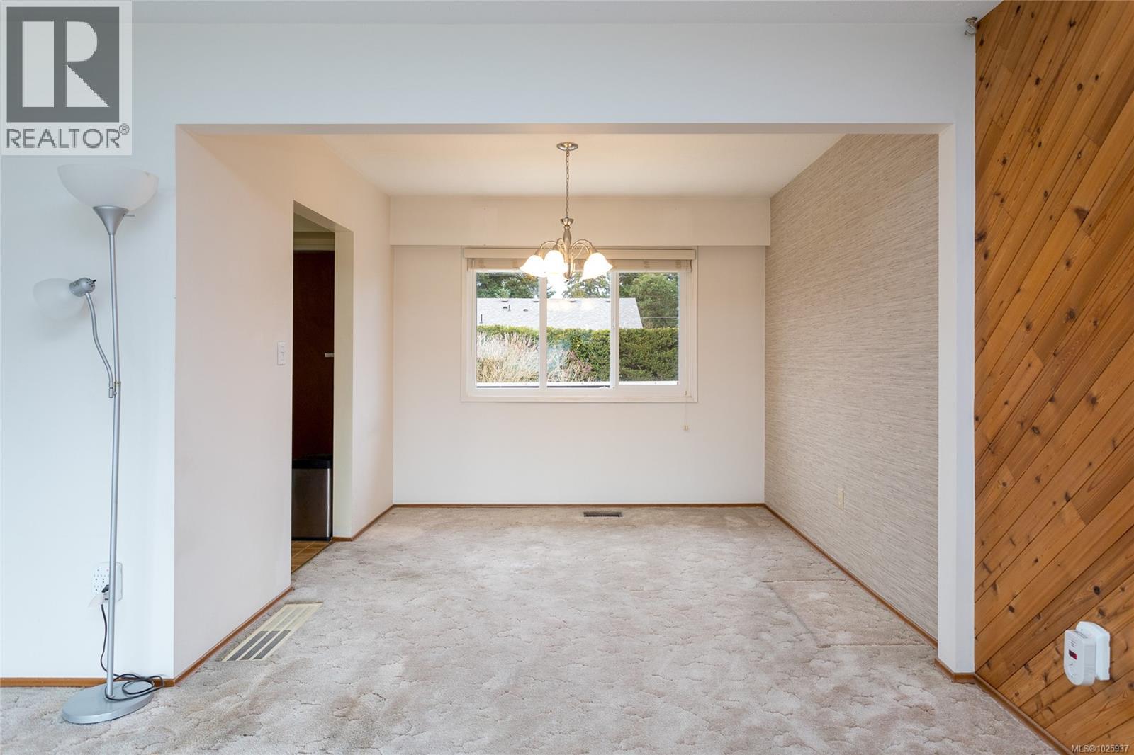 2930 Carol Ann Pl, Colwood