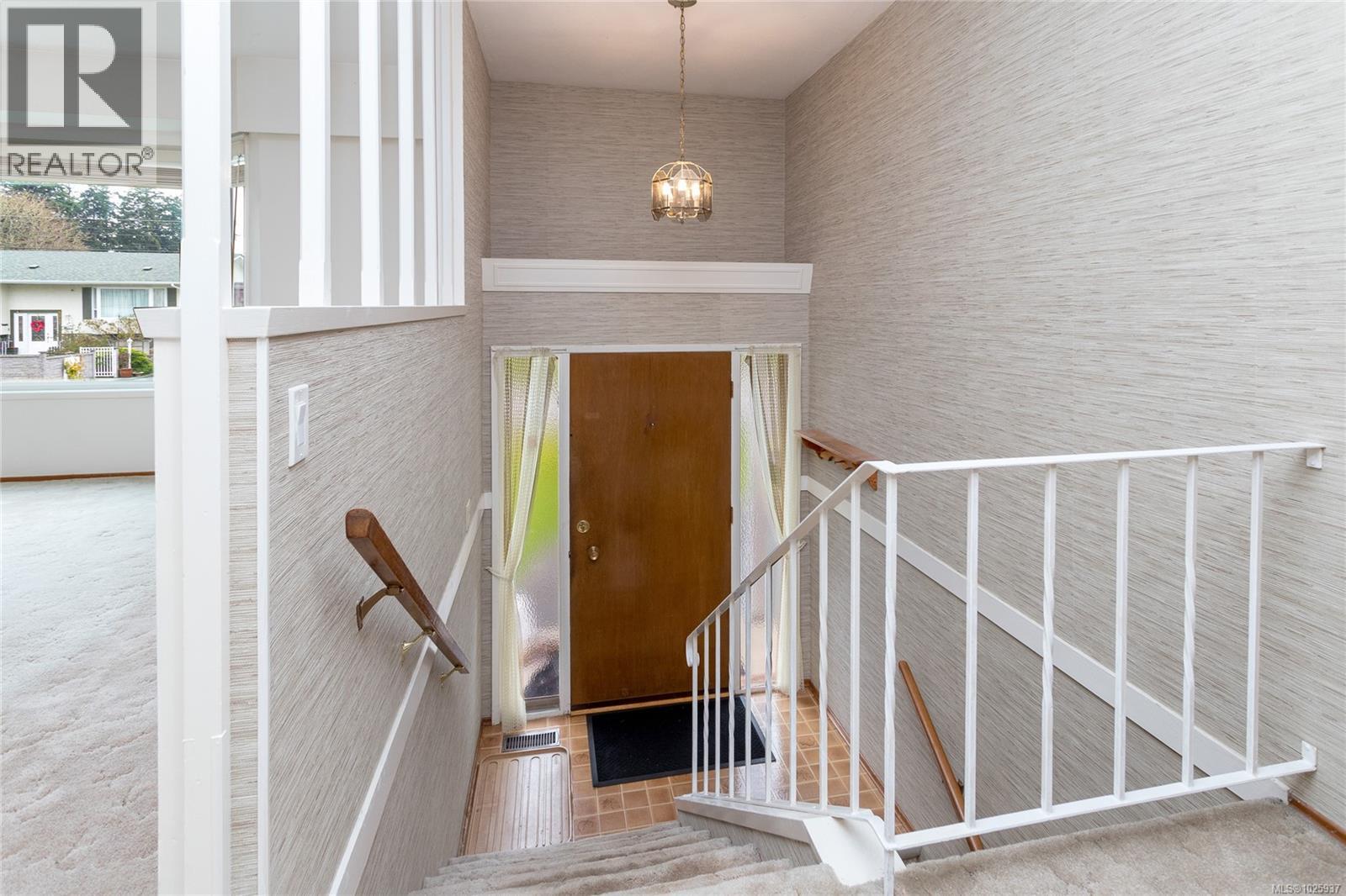 2930 Carol Ann Pl, Colwood