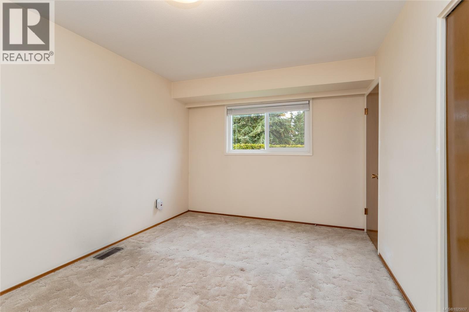 2930 Carol Ann Pl, Colwood