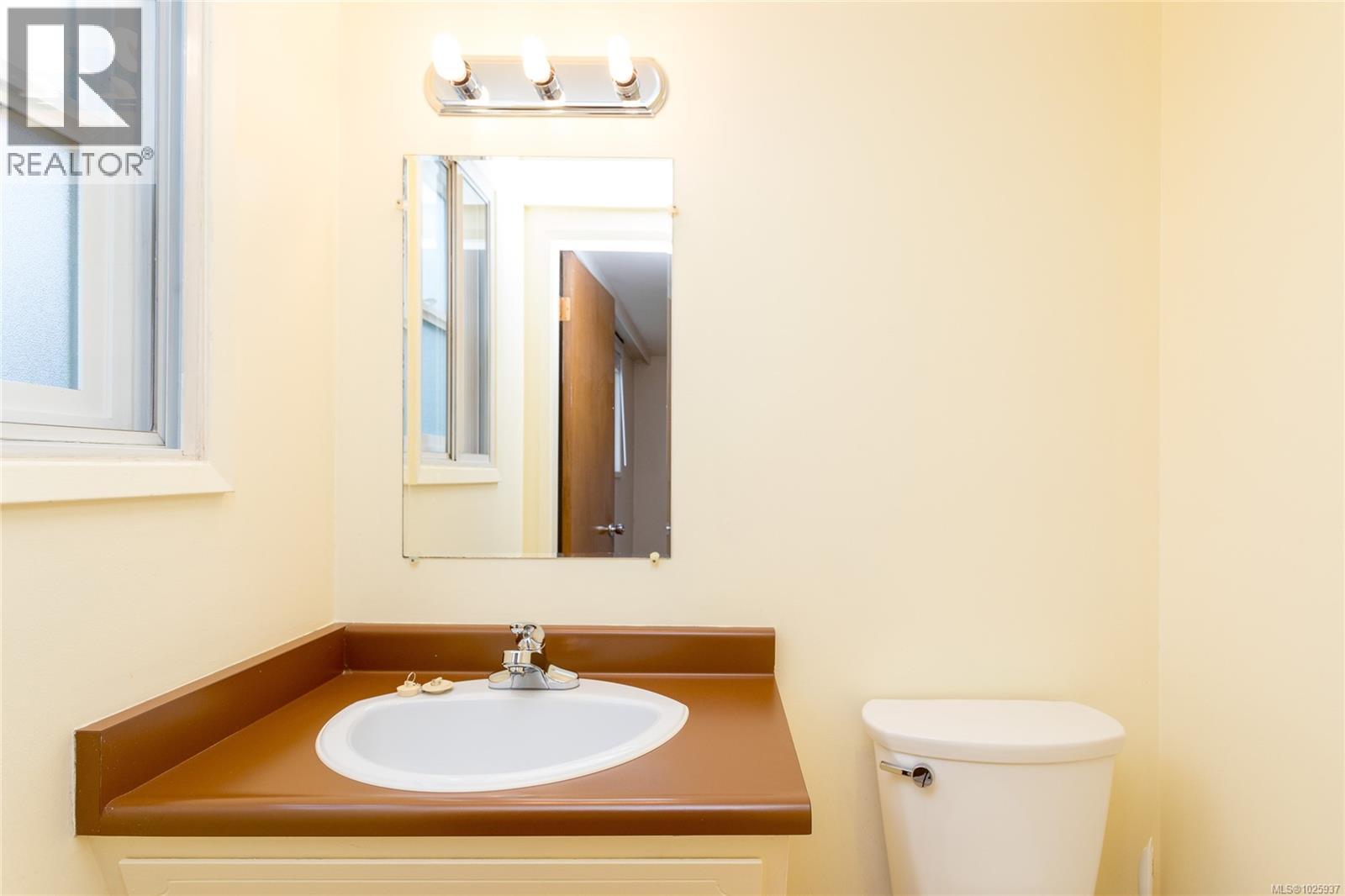 2930 Carol Ann Pl, Colwood