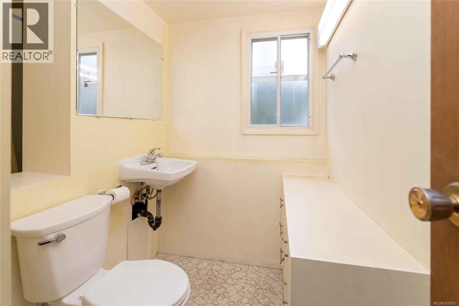 2930 Carol Ann Pl, Colwood