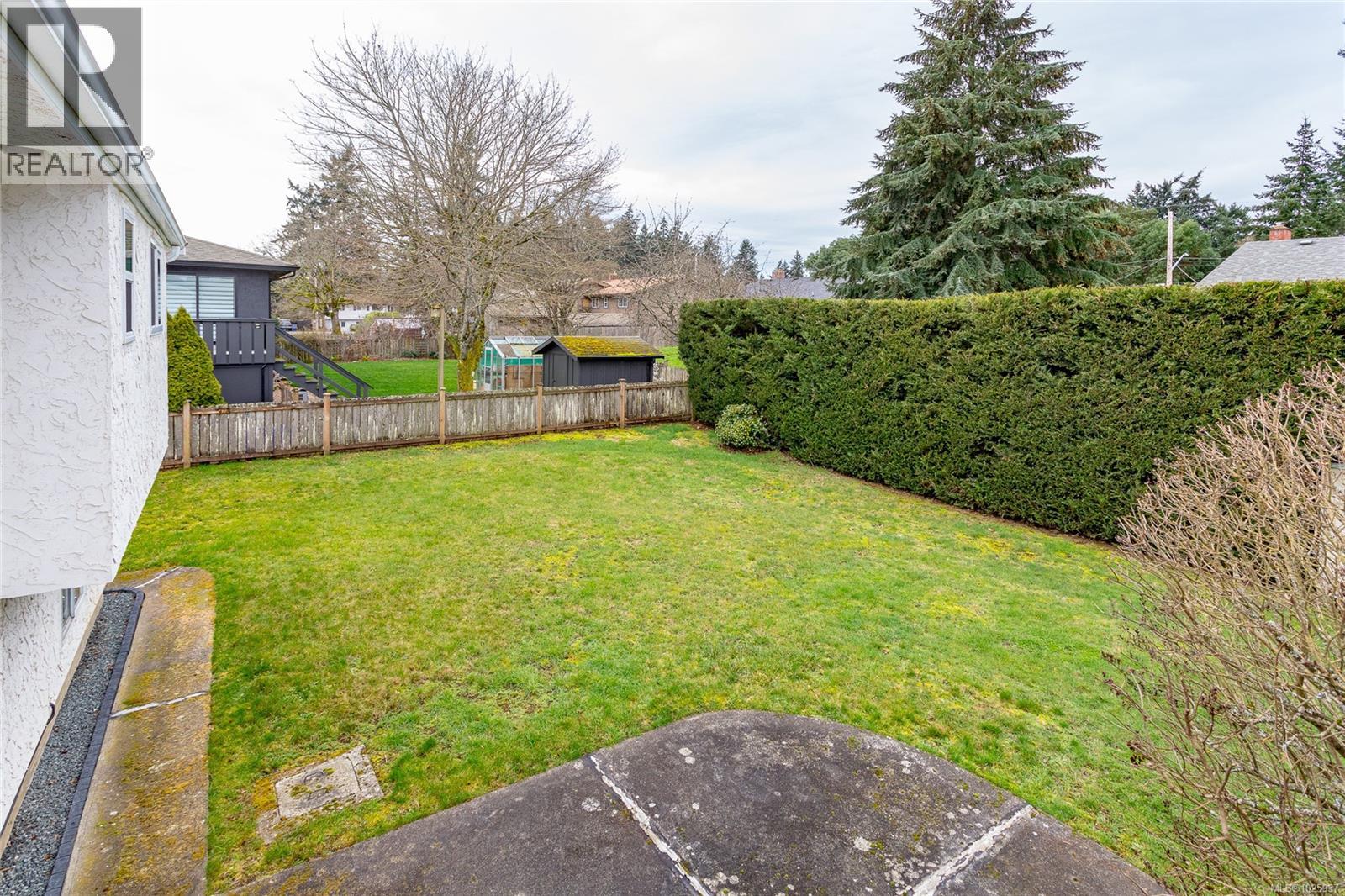2930 Carol Ann Pl, Colwood