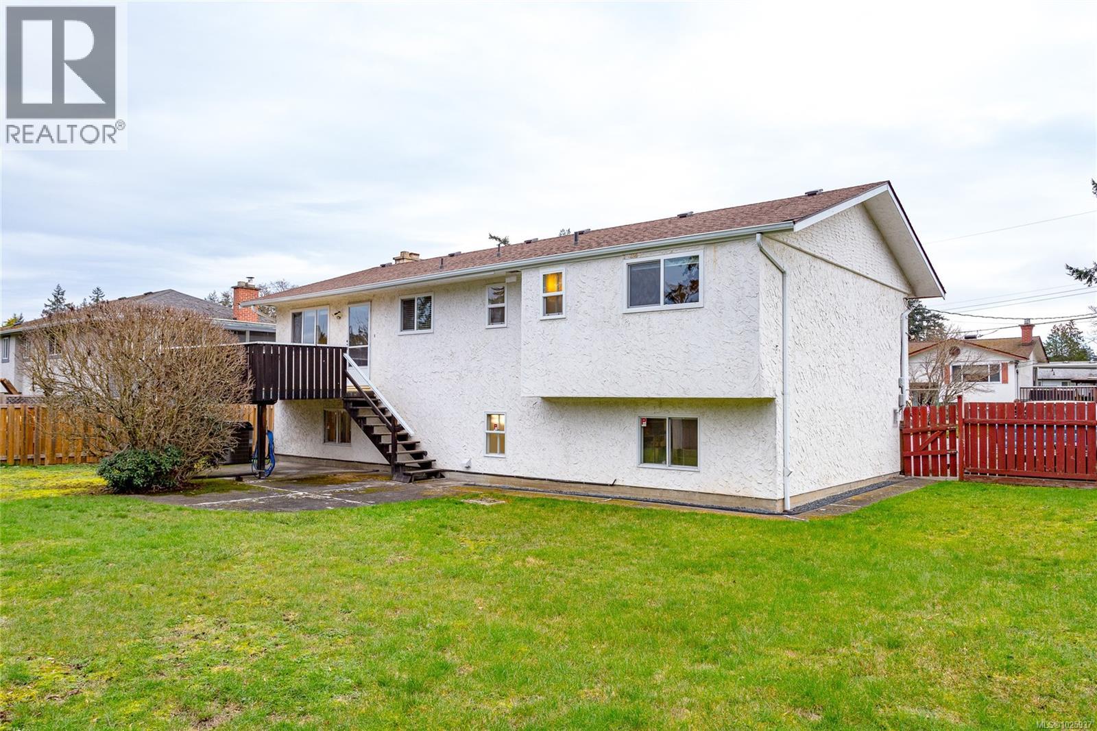 2930 Carol Ann Pl, Colwood