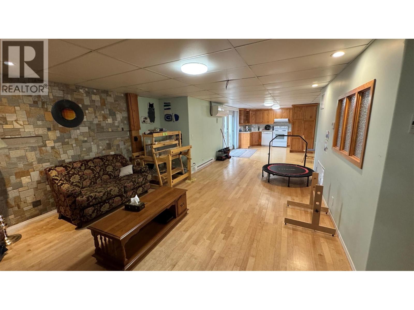 5175 Siminoff Road, Grand Forks