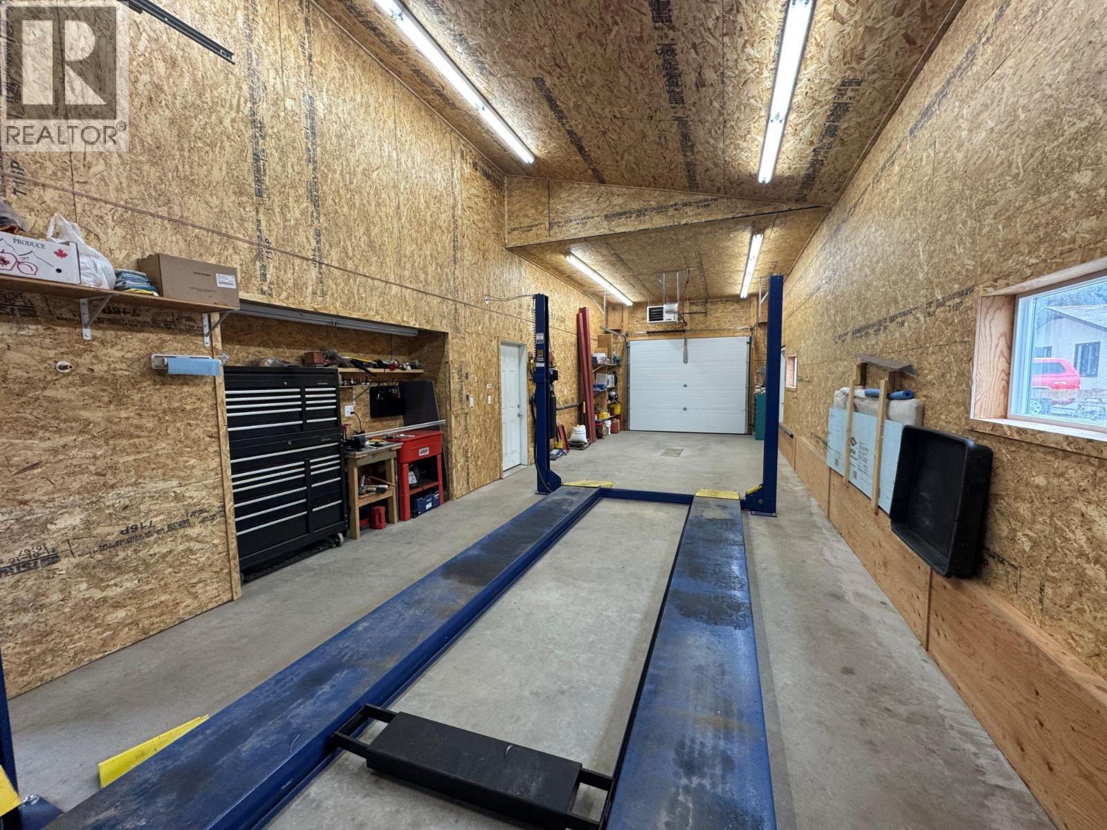 5175 Siminoff Road, Grand Forks