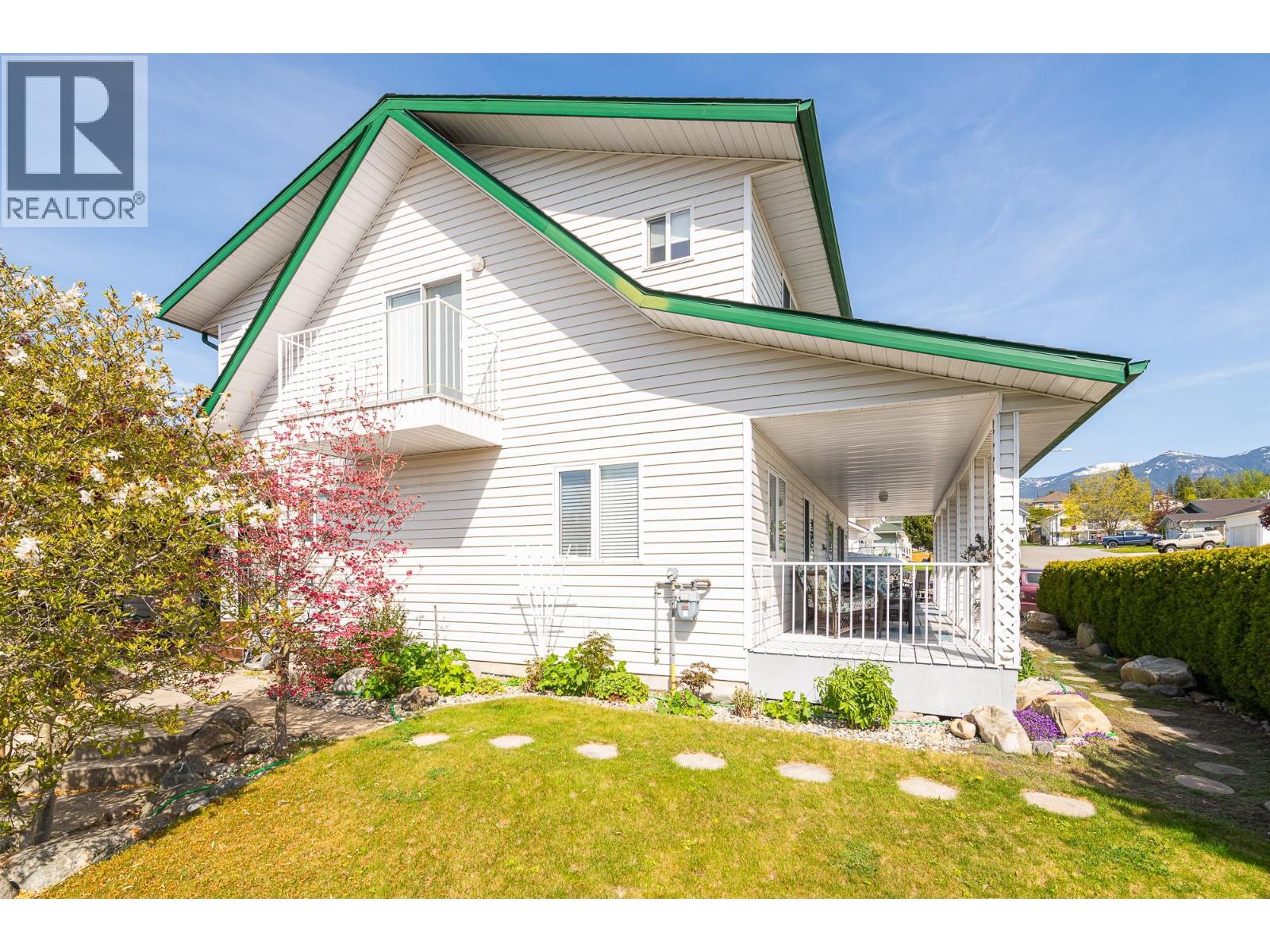 304 DUGAN Street, Creston