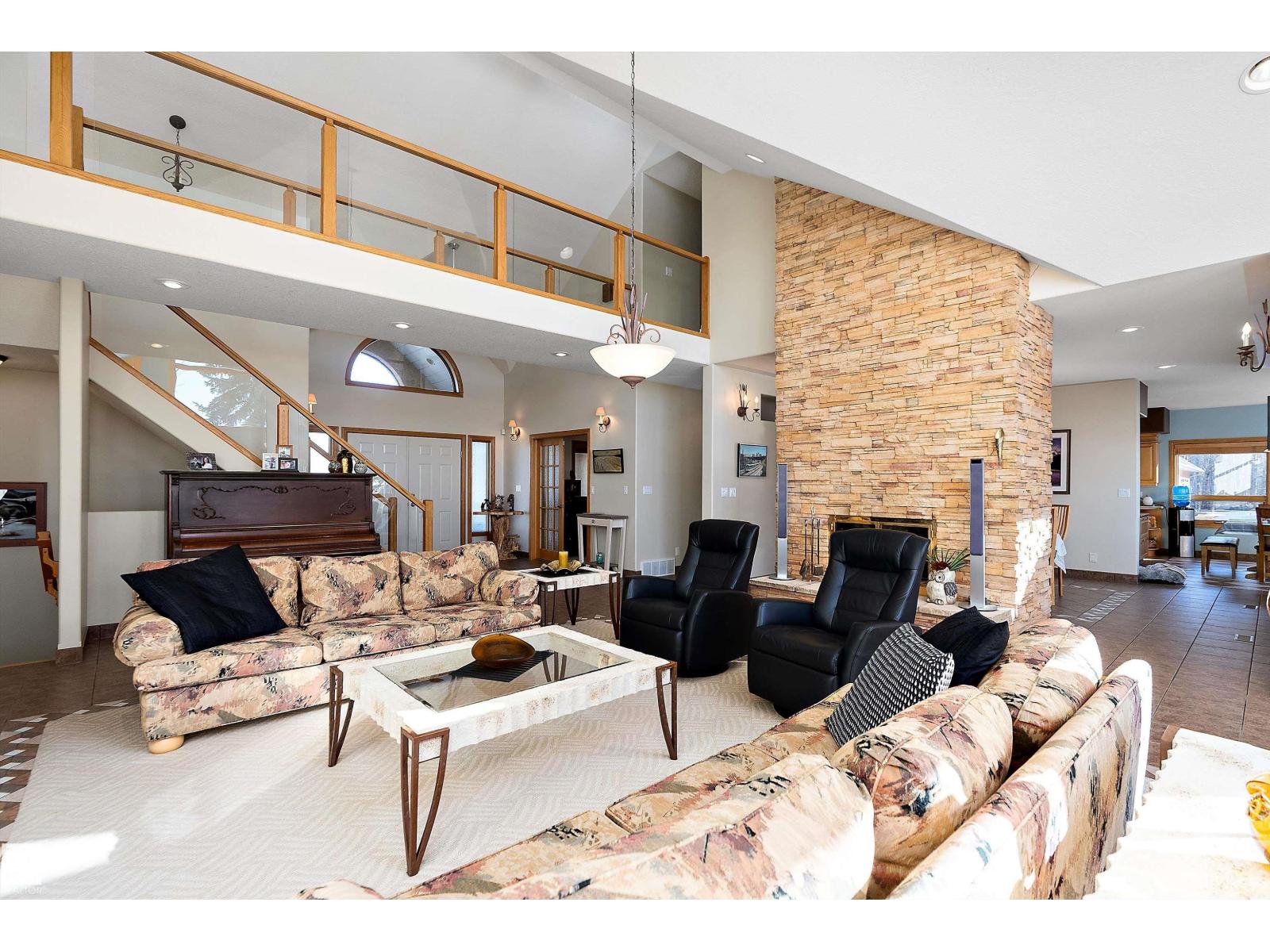 248 LAKESHORE DR - 10