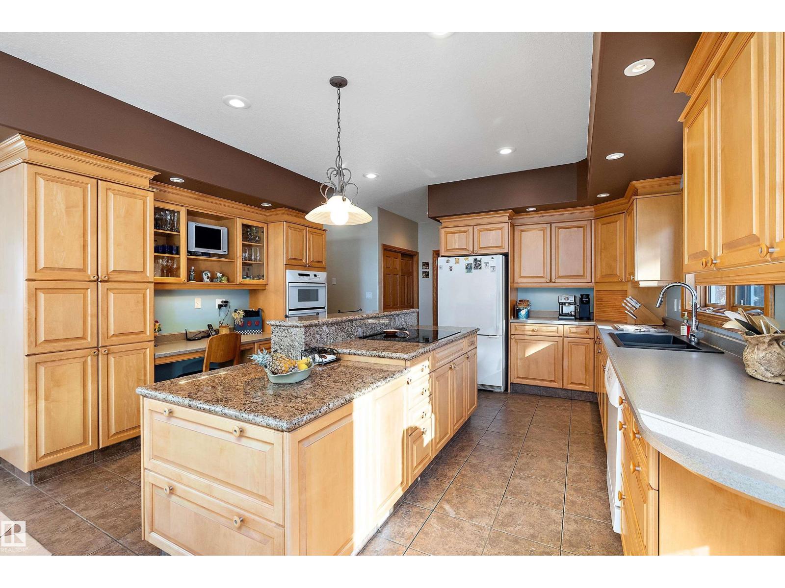 248 LAKESHORE DR - 16