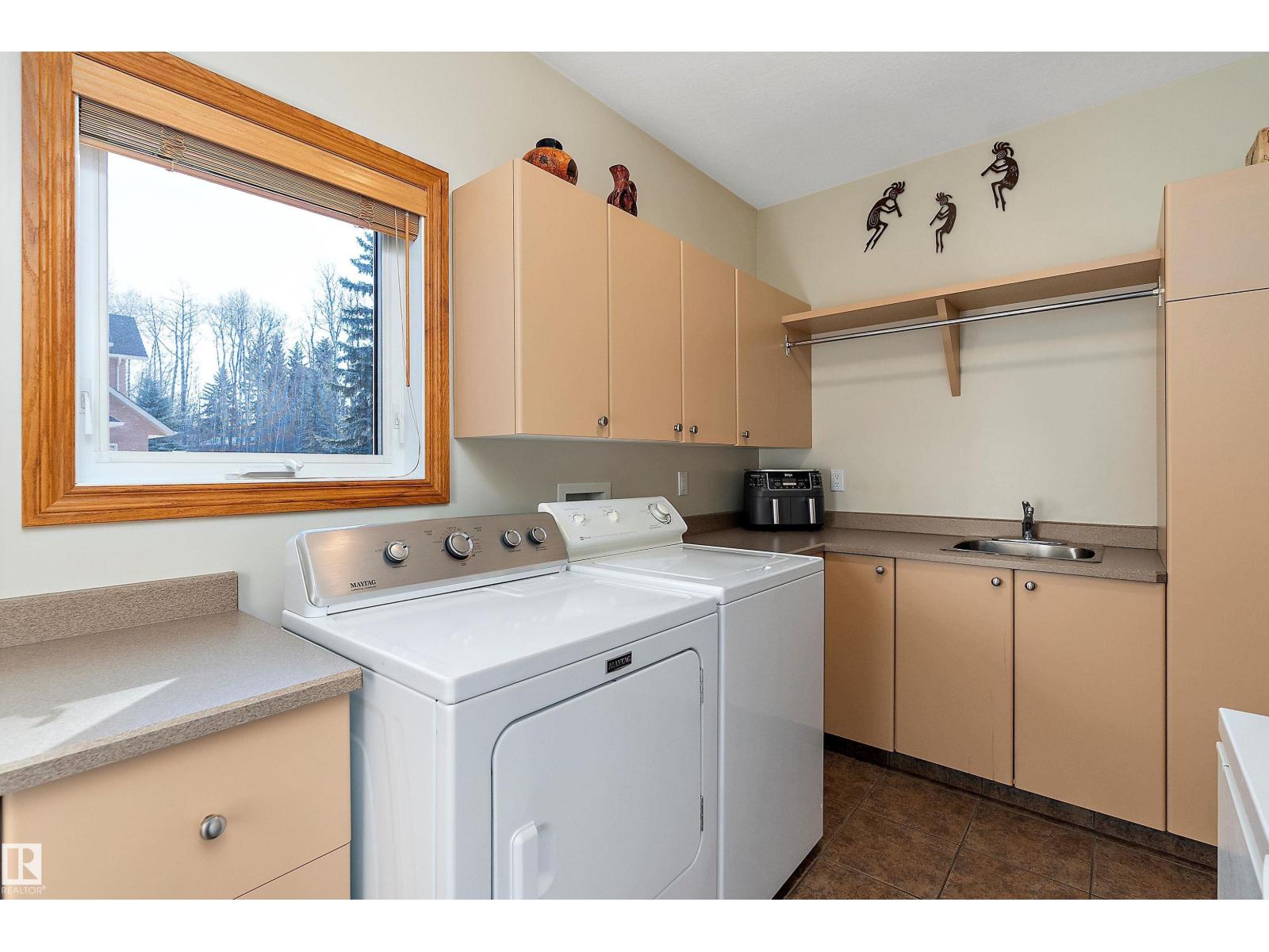 248 LAKESHORE DR - 35