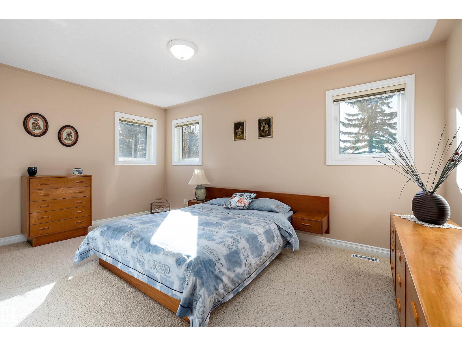 248 LAKESHORE DR - 40