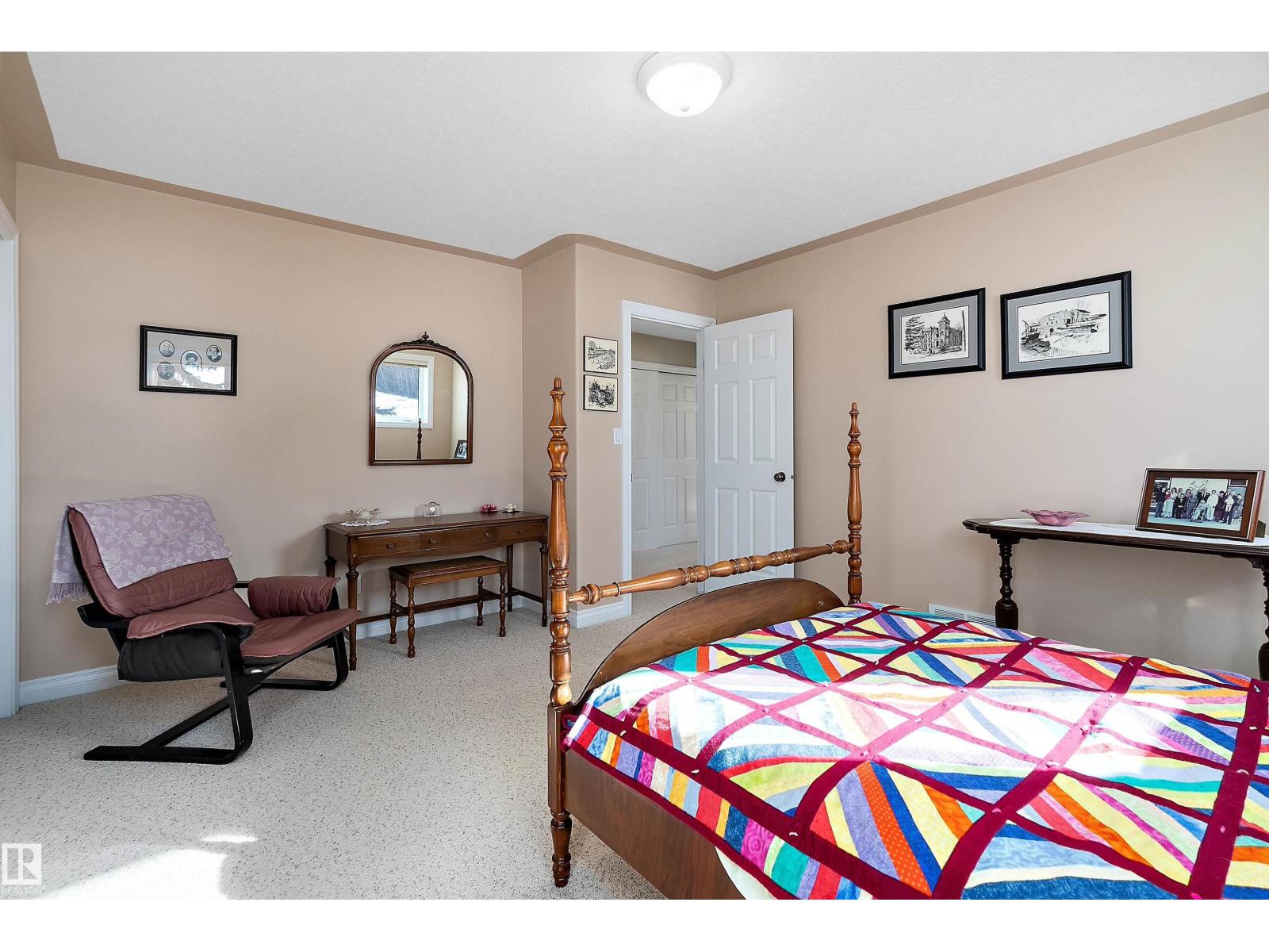 248 LAKESHORE DR - 43