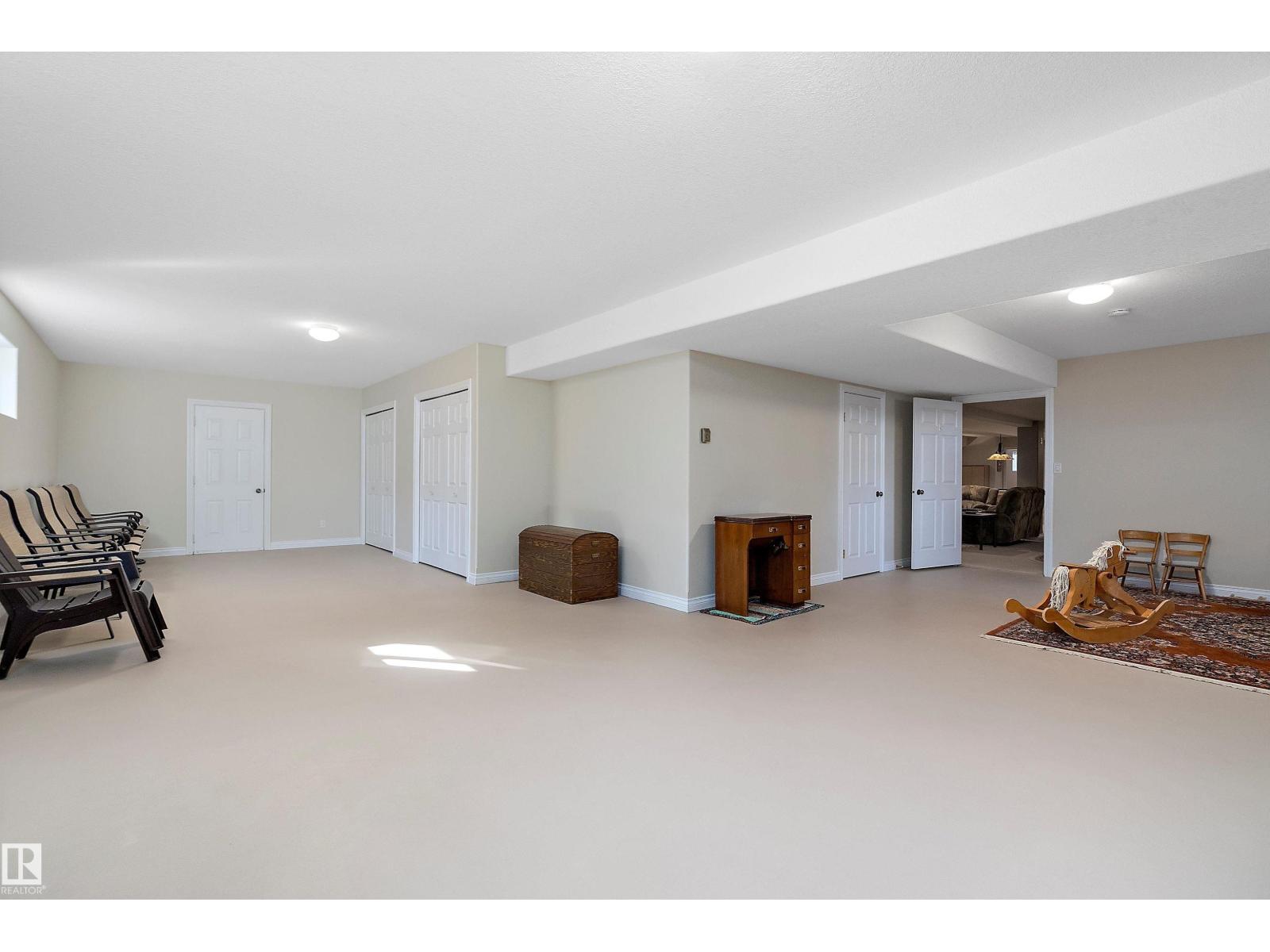248 LAKESHORE DR - 60