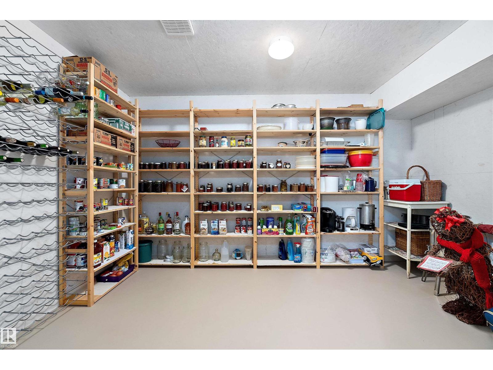 248 LAKESHORE DR - 61