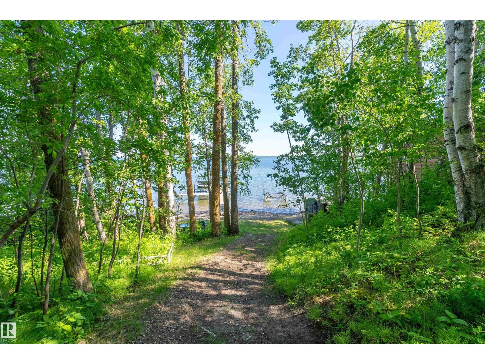 248 LAKESHORE DR - 64