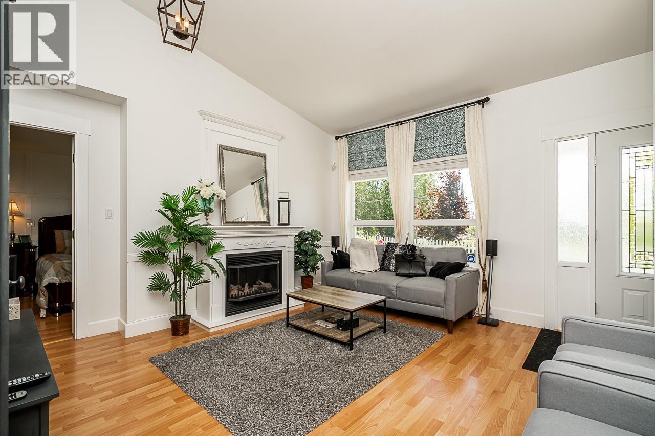 767 EDGAR AVENUE - Photo 5 of 38, Coquitlam, British Columbia