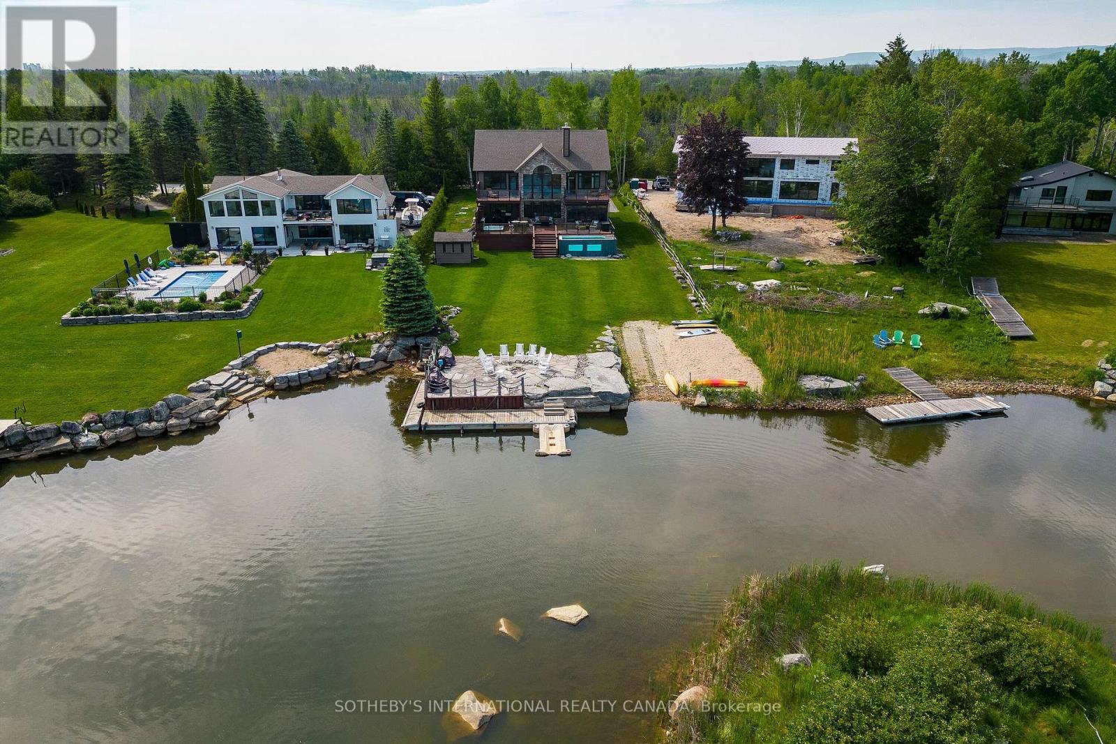156 BARTLETT BOULEVARD - 42