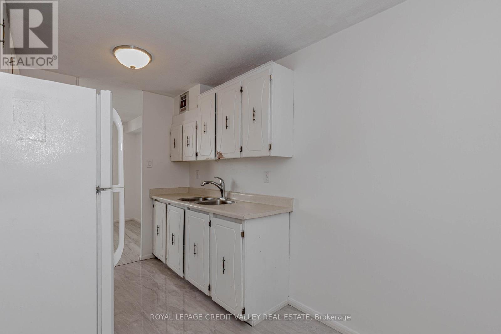 #501 3120 KIRWIN AVENUE - 27