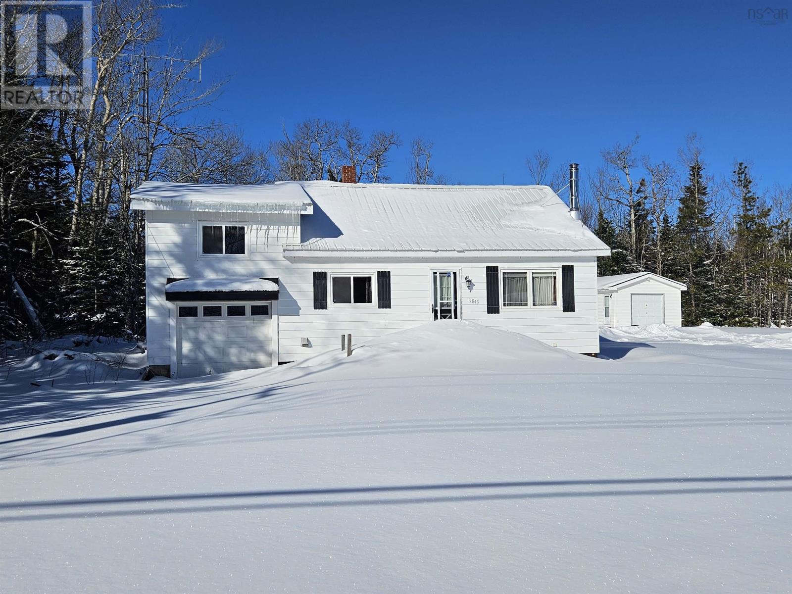 Property 4 of 44 of 11845 Highway 2