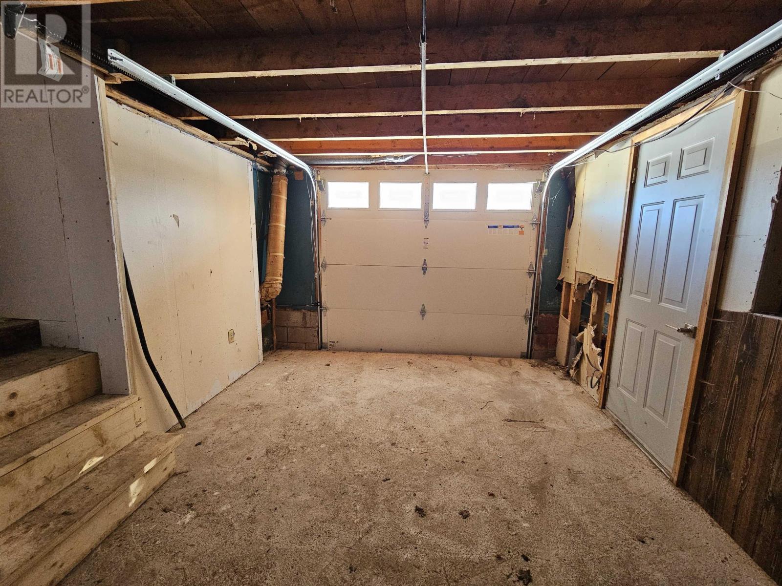 Property 38 of 44 of 11845 Highway 2